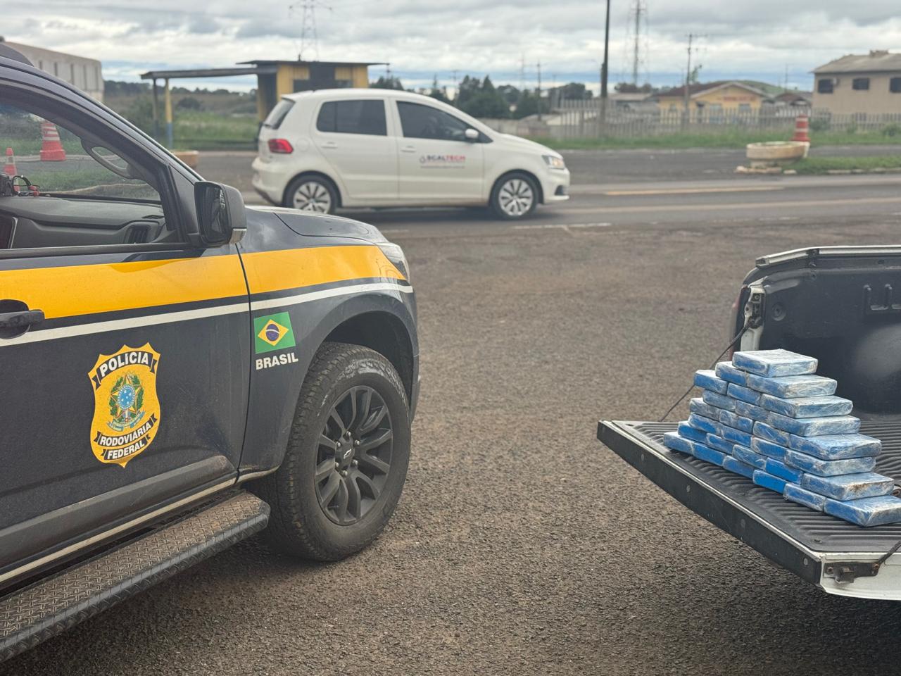 PRF prende mulher com mais de 30 quilos de cocaína em Vacaria
