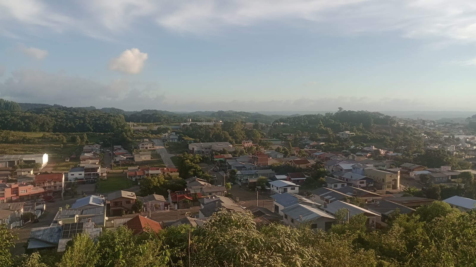 Frente Fria deve trazer chuva e frio nesta quinta-feira
